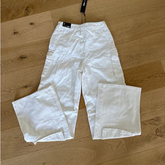 Fashion Nova - Lily High Rise Cargo Jeans in White - Picture 4 of 4